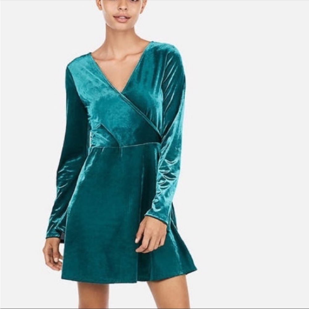 Green velvet long sleeve Express dress